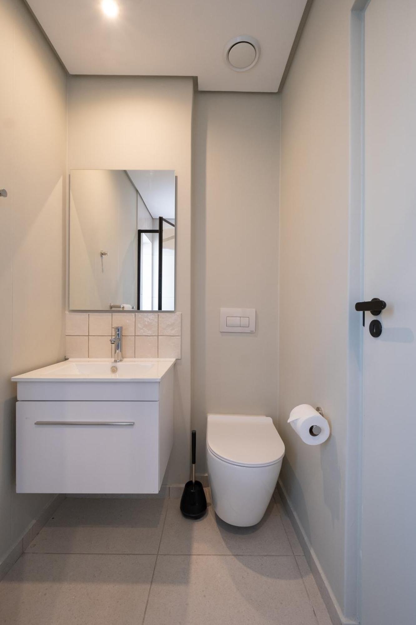 The Rose 408: Cape Town