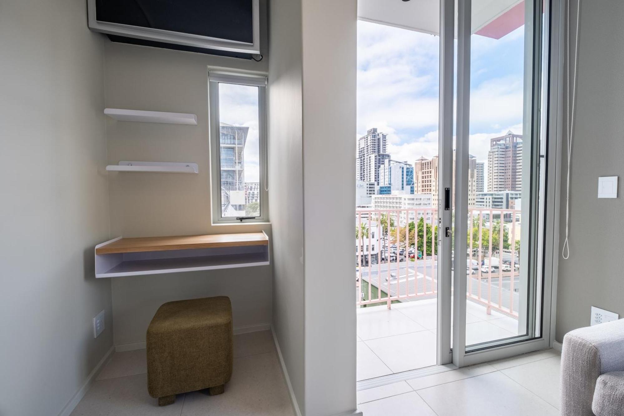 The Rose 408: Apartment *